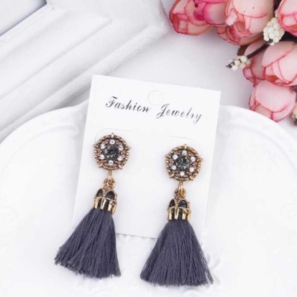 Jewelry - Jewled tassel Earrings blue